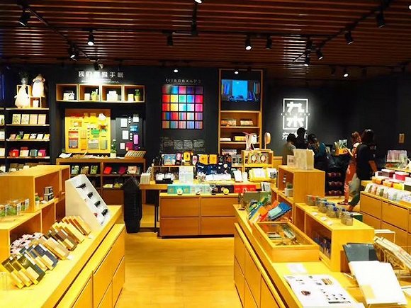 核心业务发展受困,晨光文具要卖化妆品
