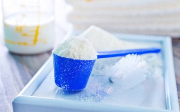奶粉企业竞争激烈！惠氏和健合集团相继进行产品配方升级