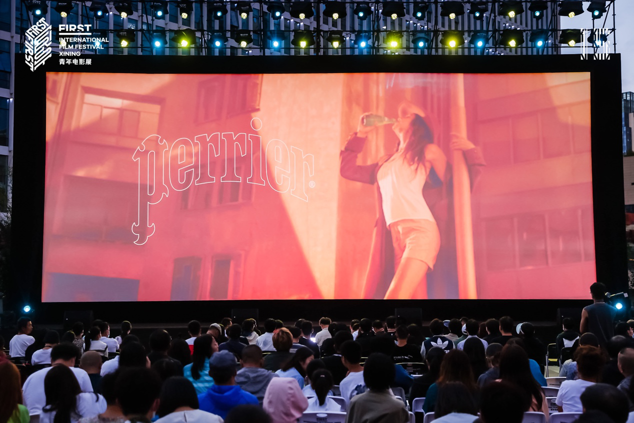 Perrier巴黎水全球广告大片来袭,激活夏日渴望,一起可劲造!