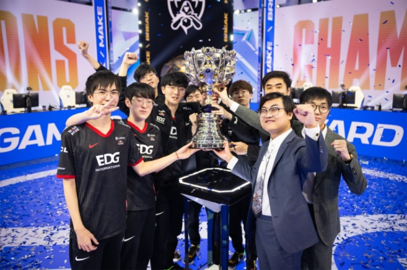 1640147922448221.png 新锐内容厂牌Yiyouth“2021 支点大会”|撑住你,也撬动点什么!