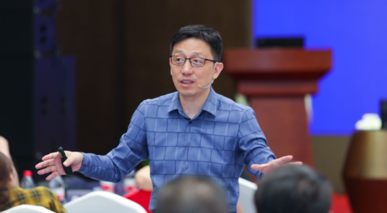 1641461922908407.png 顾均辉:老乡鸡年年上热搜,60后董事长也能玩转互联网?